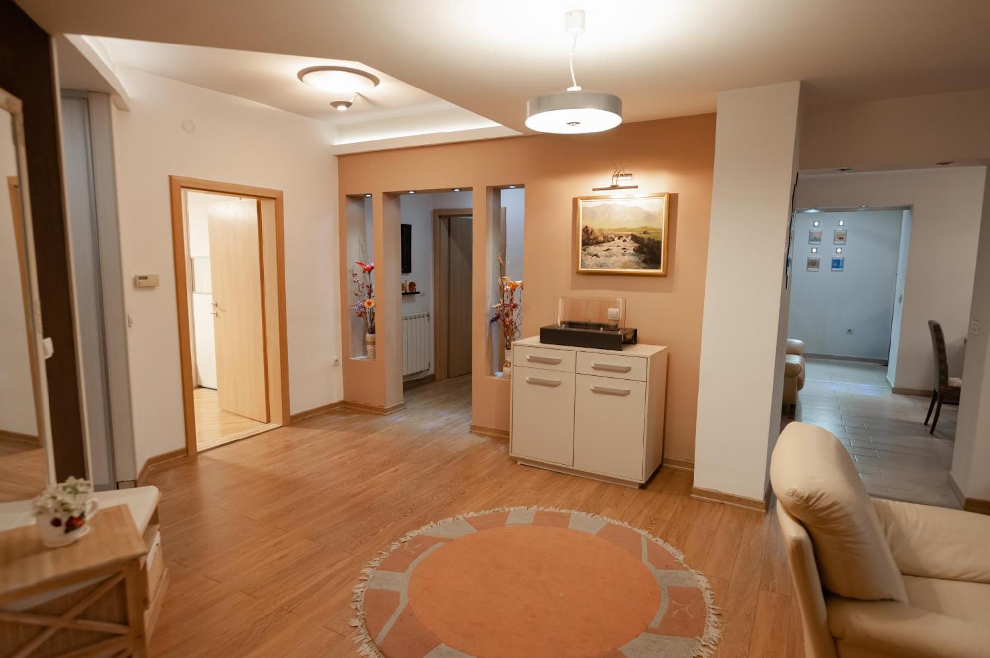 Grand Central Apartment Skopje Esterno foto